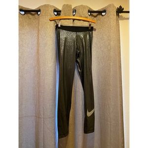 LIKE NEW Nike Metallic Silver Leggings